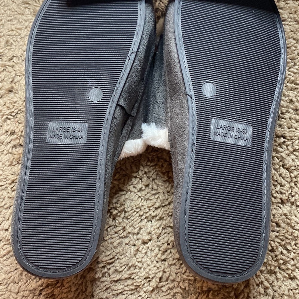 kooba | Memory Foam Fuzzy Slip On Slippers Size Large 8-9 NWT - Picture 4 of 6